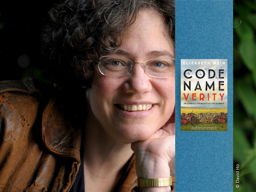 Foto der Autorin Elizabeth E Wein und Buch Code Name Verity.